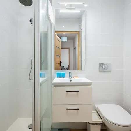 Metro Plocka Comfort By Bookinghost ワルシャワ