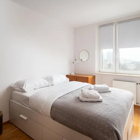 Metro Plocka Comfort Apartment