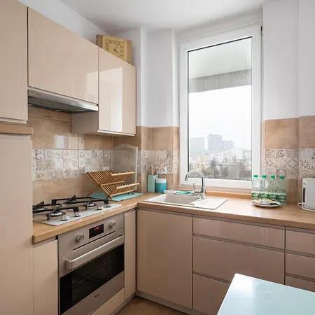 Metro Plocka Comfort Apartment *